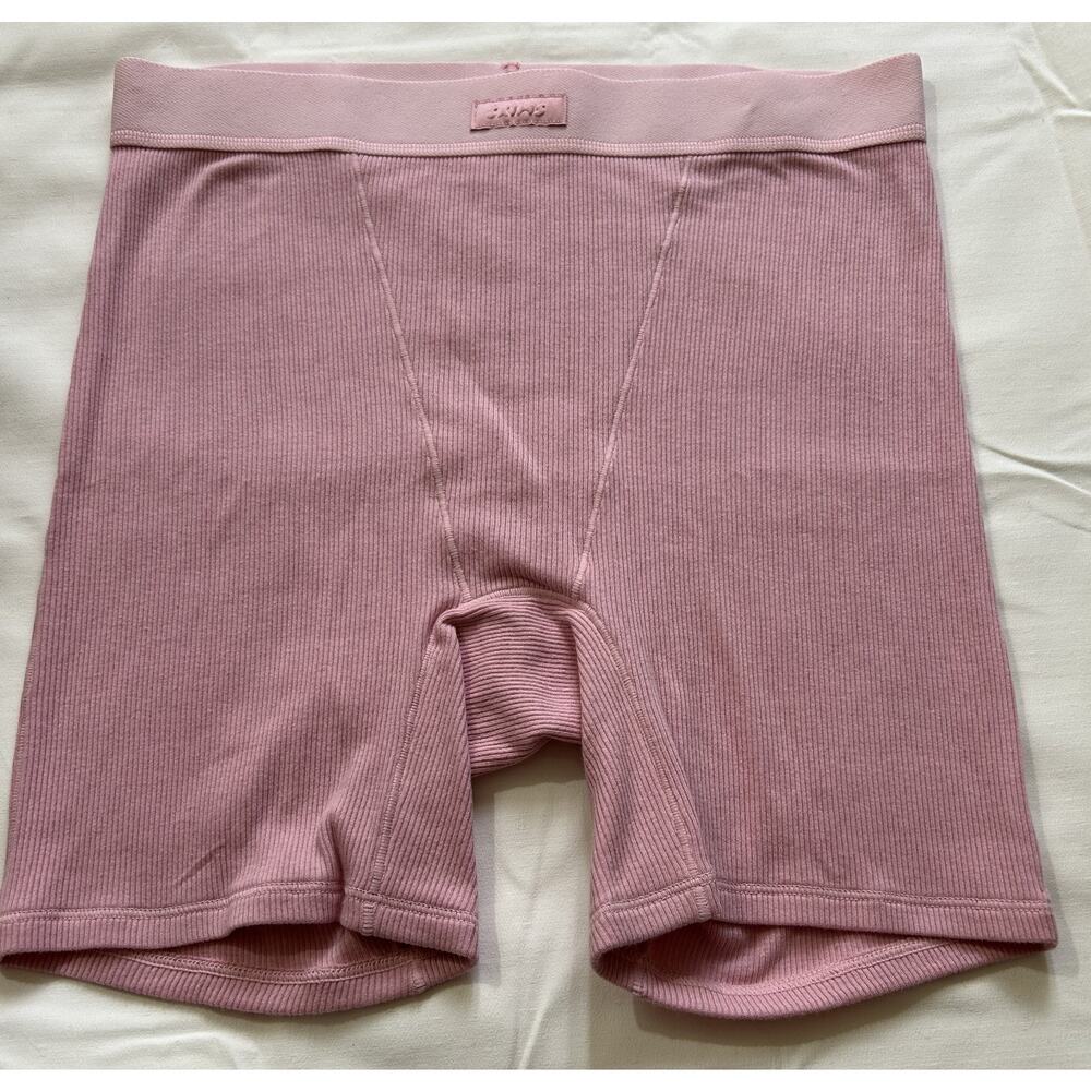 Skims NWOT Women's Comfortable Stretchy Cotton Rib Shorts Dark Pink Size Small